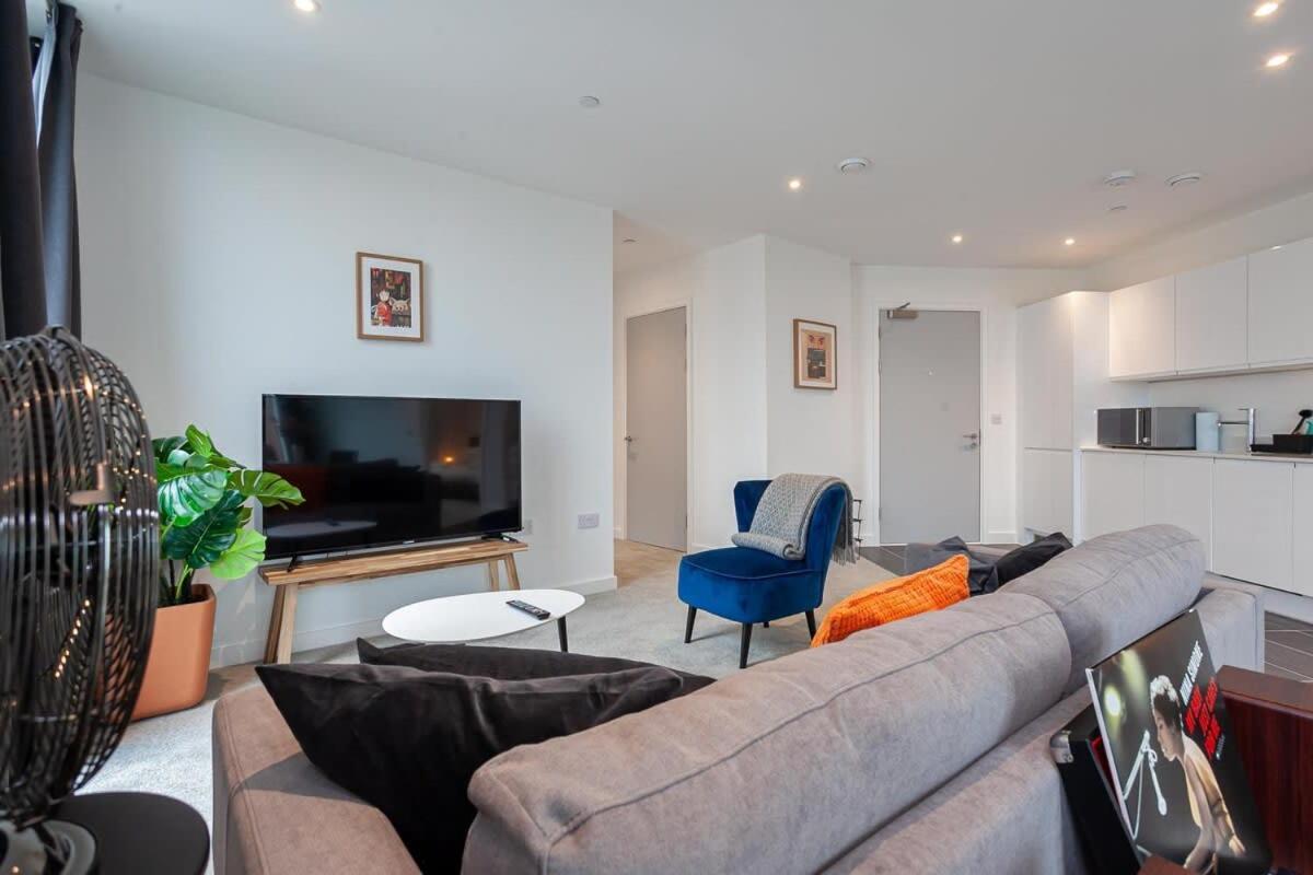 Spacious 2 Bed In Apartamento *