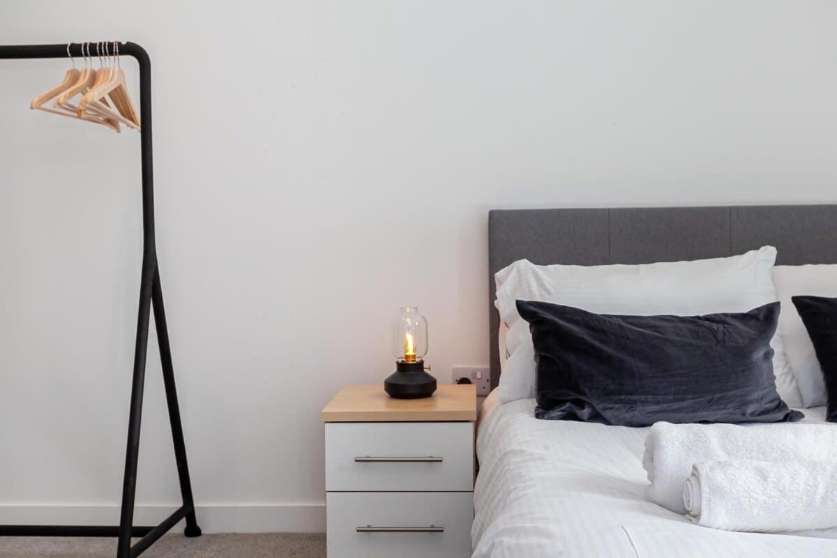 Spacious 2 Bed In Apartamento Manchester