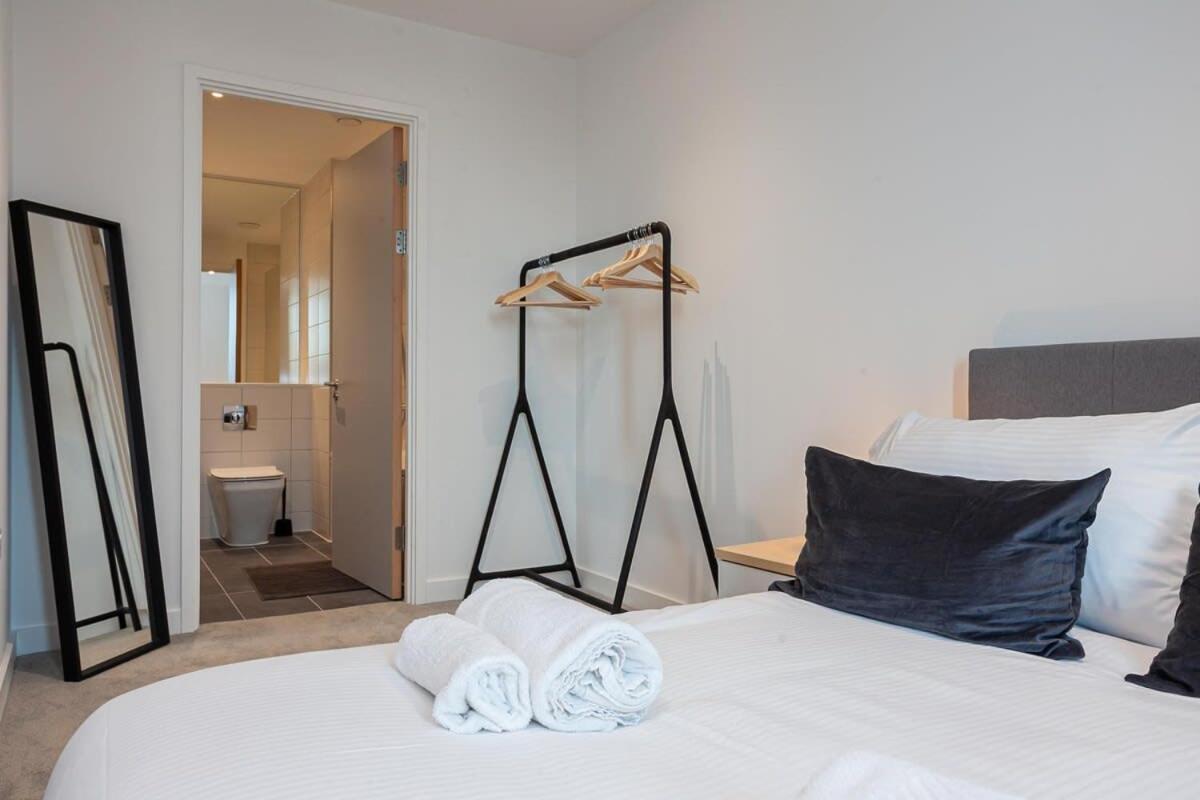 Spacious 2 Bed In Apartamento
