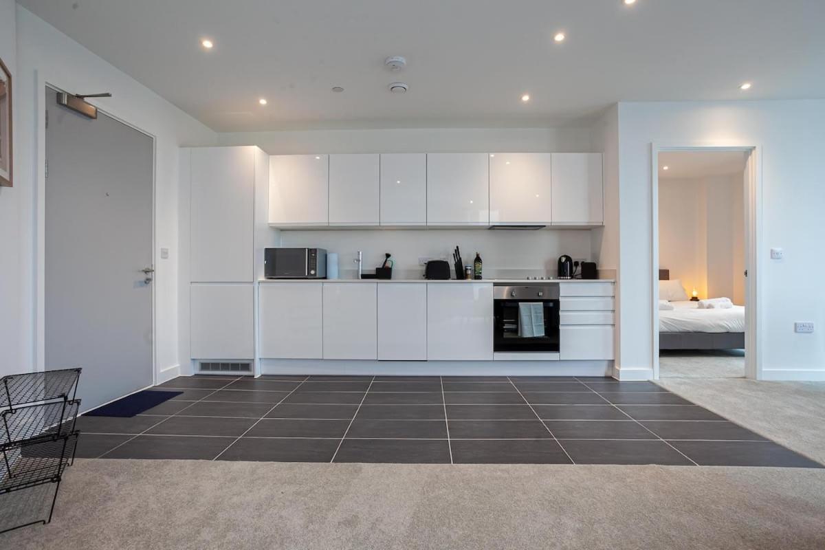 Spacious 2 Bed In Apartamento Manchester